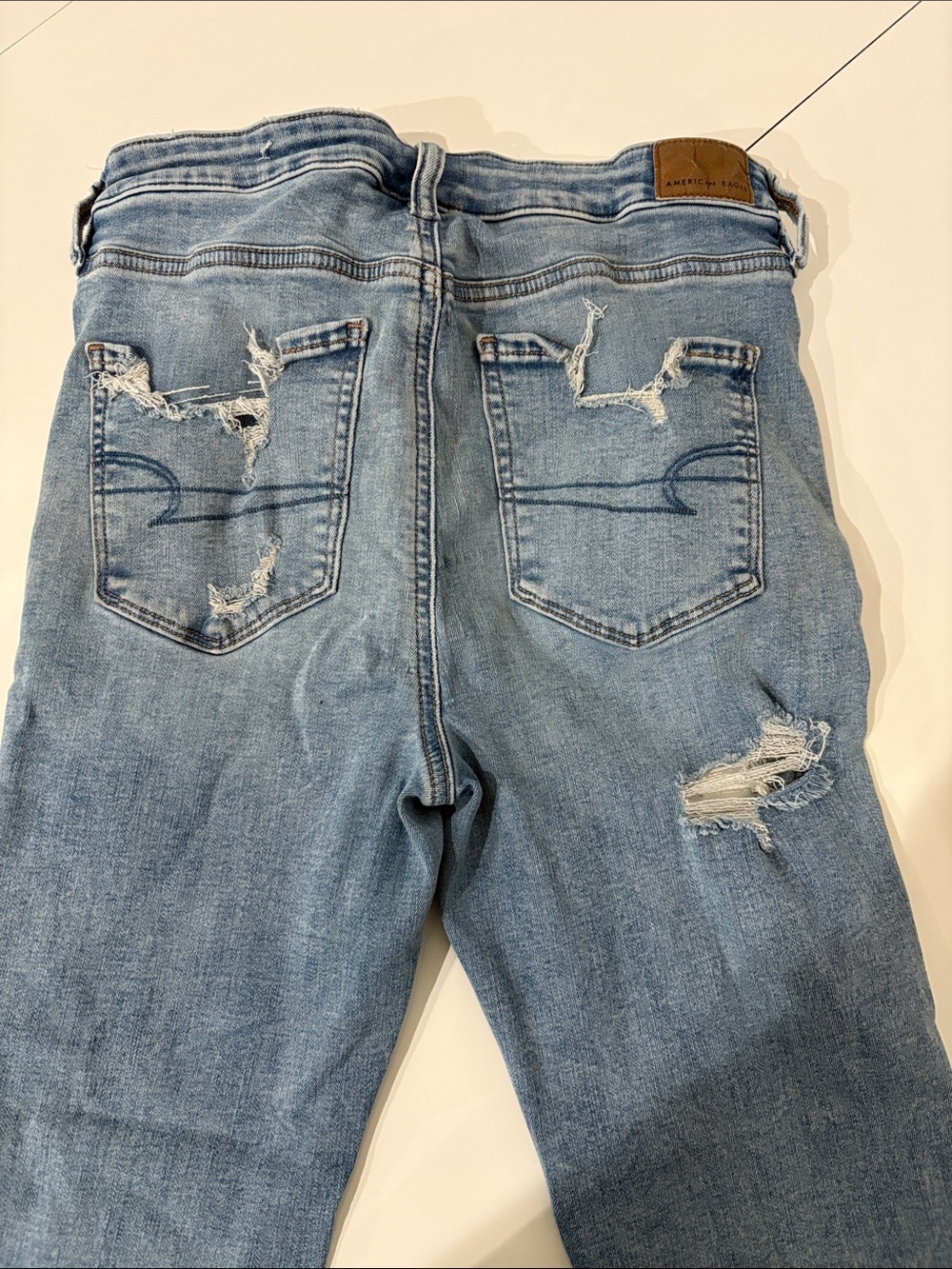 American Eagle Outfitters Light Blue Distressed Skinny Jeans - Picture 3 of 4
